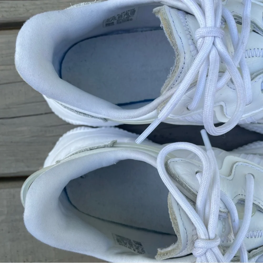 adidas Ozweego Triple White shoes size 7
